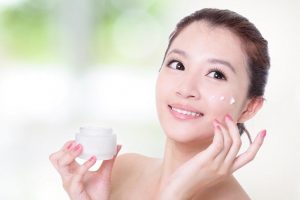 Một làn da hồng hào, trắng mịn là điều cần thiết của một gương mặt baby.