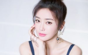 Gương mặt thon gọn, thanh tú là niềm ao ước của phái đẹp