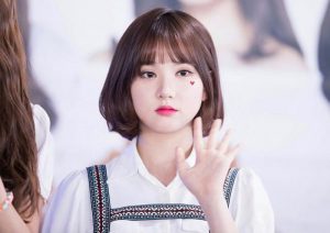 Những người có khuôn mặt hình bầu dục sở hữu xương hàm cân đối