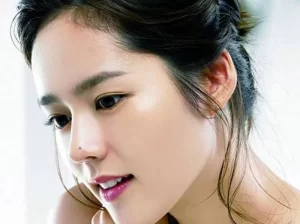 Người nữ sở hữu nốt ruồi ở cánh mũi trái thường biết lo toan, tính toán tỉ mỉ