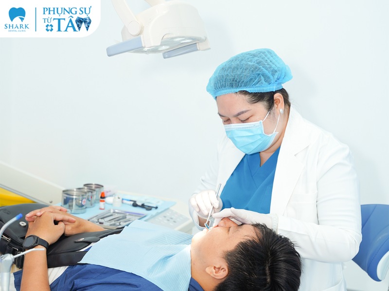 Nha khoa Shark sở hữu đội ngũ gồm toàn các chuyên gia, y, bác sĩ có hàng chục năm kinh nghiệm trong nghề