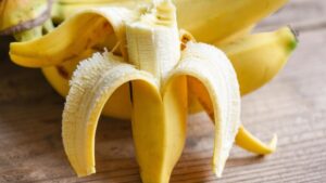 Vỏ chuối có giúp răng trắng sáng không