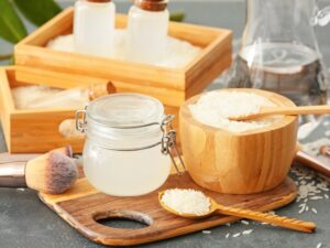 Ngoài công dụng làm trắng răng, nước vo gạo còn giúp khử mùi hôi miệng hiệu quả