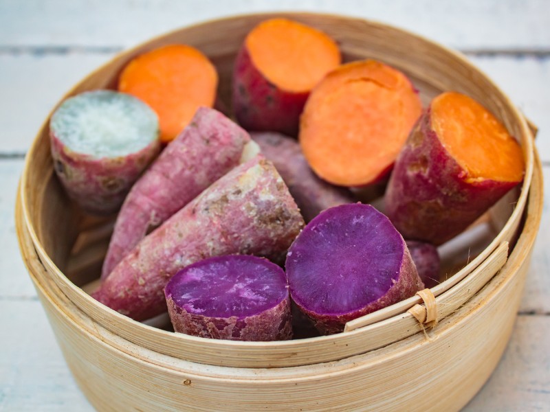 Khoai lang luộc giúp bạn tiết kiệm đáng kể thời gian chế biến, đồng thời hỗ trợ quá trình hồi phục vết thương sau khi tiêm filler