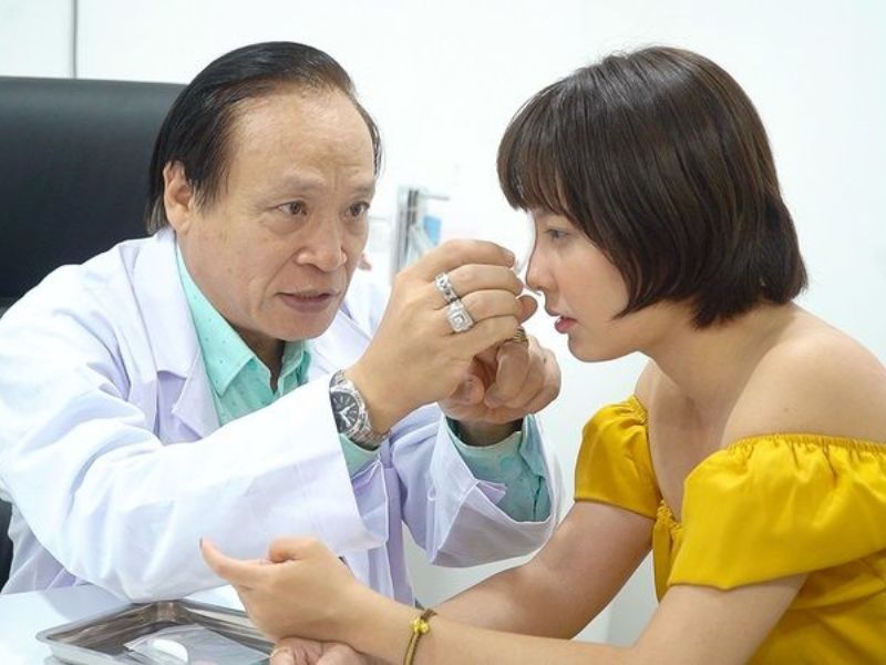 Bác sĩ Nguyễn Kim Thoa với 30 năm kinh nghiệm đã thực hiện thành công hàng nghìn ca nâng mũi.