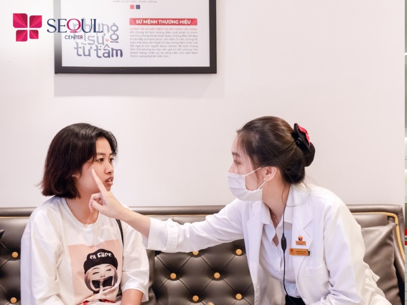 Viện thẩm mỹ Seoul Center còn quy tụ đội ngũ nhân sự gồm các chuyên gia, bác sĩ giỏi