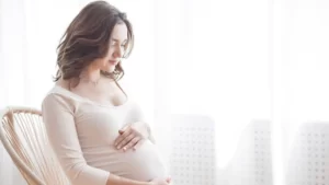 Đang giai đoạn mang thai mẹ bầu không nên tiêm filler