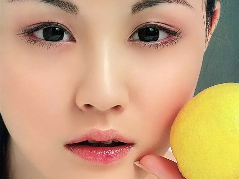 Nhân trung rộng được xem là tướng mặt phụ nữ đẹp nết điển hình