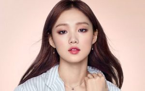 Khuôn mặt hình oval là gì?