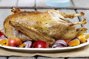 Cắt mí xong có được ăn thịt vịt không là câu hỏi nhiều người quan tâm