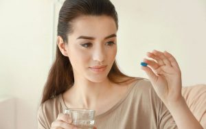 Cắt mí nên uống các loại thuốc kháng sinh giảm đau, chống phù nề