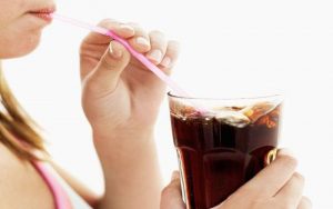 Uống nước ngọt thường xuyên có thể gây hại cho sức khỏe