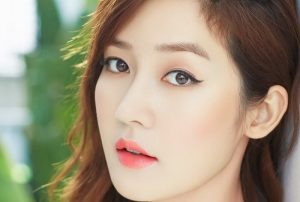 Phun mí mắt mèo chính là cách tạo điểm nhấn cho đôi mắt