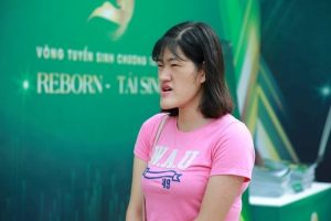 Tướng mặt lưỡi liềm nữ ít nói, thường sống khép mình