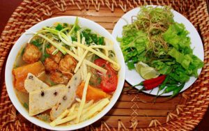 Nâng mũi ăn bún chả cá được không bao lâu thì nên ăn?
