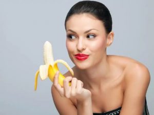 Chuối có vai trò như một chất chống oxy hóa để bảo vệ làn da