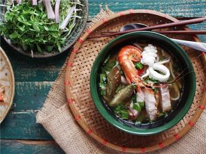 Sau nâng mũi không nên ăn bún mắm