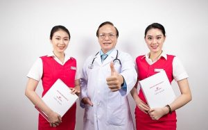 Bác sĩ Nguyễn Kim Khoa đã có kinh nghiệm thực hiện hàng ngàn ca nâng mũi
