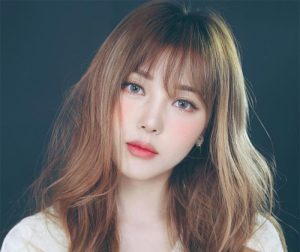 Thay đổi kiểu tóc phù hợp giúp cải thiện cằm tròn