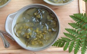 Cắt mí mắt bạn có thể ăn đậu xanh bình thường vì đâu là thực phẩm giàu dưỡng chất tốt cho vết thương