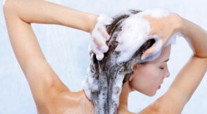 Giải đáp thắc mắc nâng mũi gội đầu được không và nâng mũi bao lâu thì tự gội đầu được