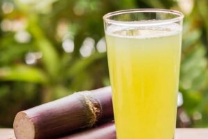 Sau phẫu thuật nâng mũi, bạn vẫn có thể uống nước mía