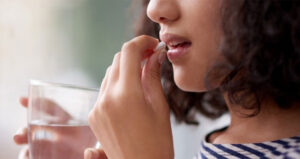 Tìm hiểu nguyên nhân uống thuốc tăng cân bị béo mặt