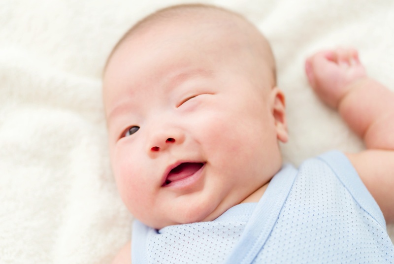 Từ giai đoạn sơ sinh đã có mắt mí lót