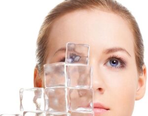 Áp dụng phương pháp chườm đá để cải thiện máu bầm xuất hiện