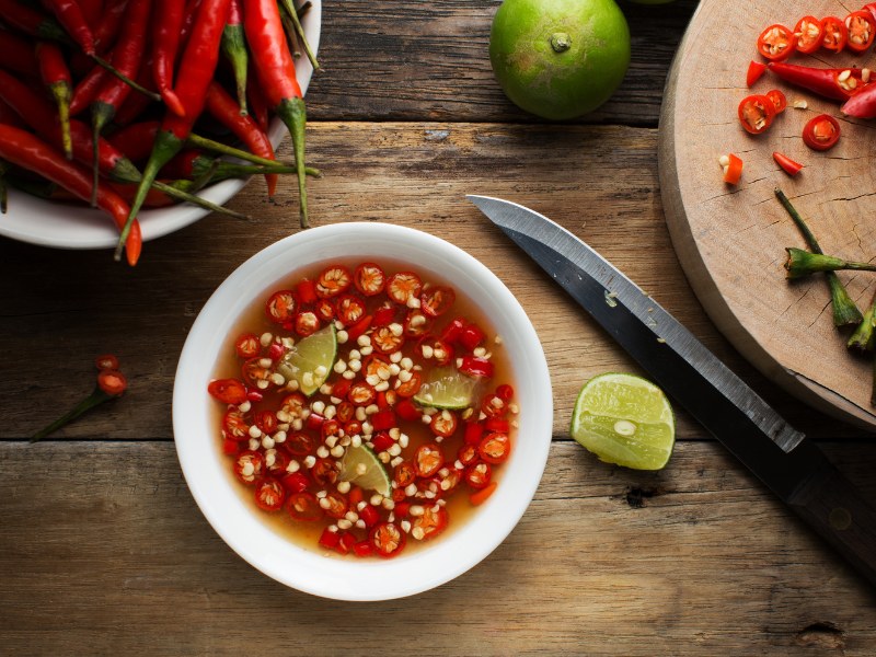 Nếu như bạn vừa tiêm filler môi thì không nên ăn nước mắm