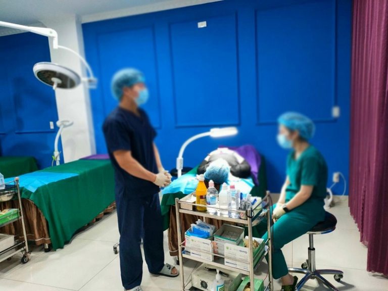 Tay nghề phẫu thuật của bác sĩ không đảm bảo làm ảnh hưởng đến mắt