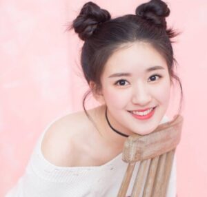 Những cô gái mắt ướt thường đa tình, sống tình cảm hơn so với những người khác