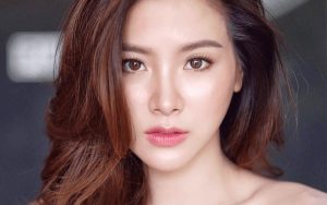 Hàng lông mày đẹp giúp khuôn mặt sắc nét hơn