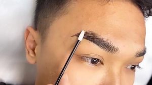                     Điêu khắc chân mày nam cực kỳ phổ biến hiện nay