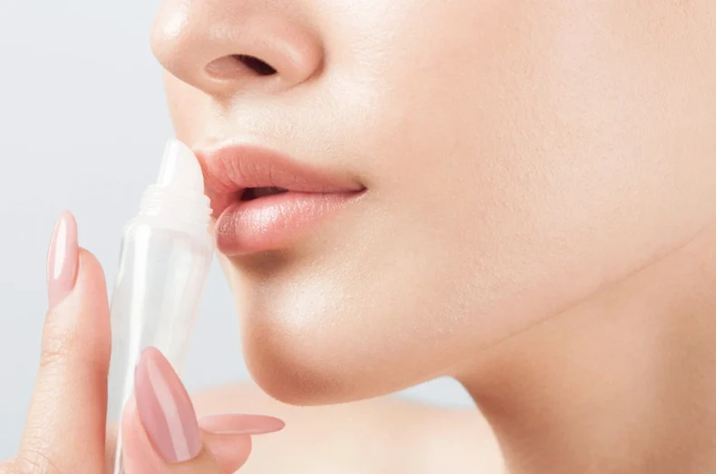 Phun môi bao lâu được bôi son dưỡng: Hướng dẫn từng giai đoạn