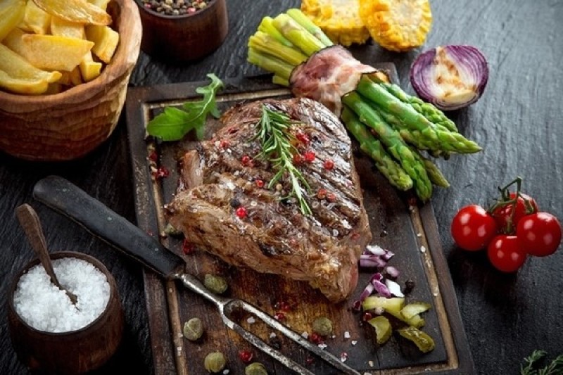 Kiêng thịt bò sau xăm lông mày bao lâu? Cần tuân thủ bao lâu?
