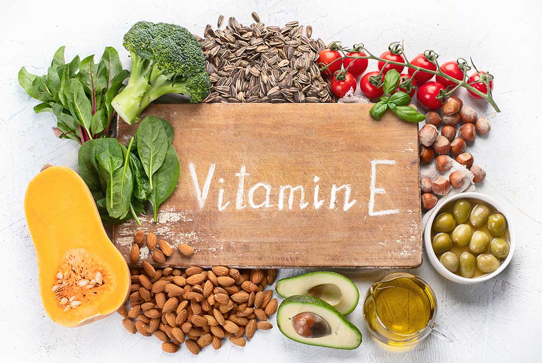 Bổ sung vitamin E dưỡng ẩm qua ăn uống hằng ngày giúp đẩy nhanh quá trình phục hồi mày sau phun xăm