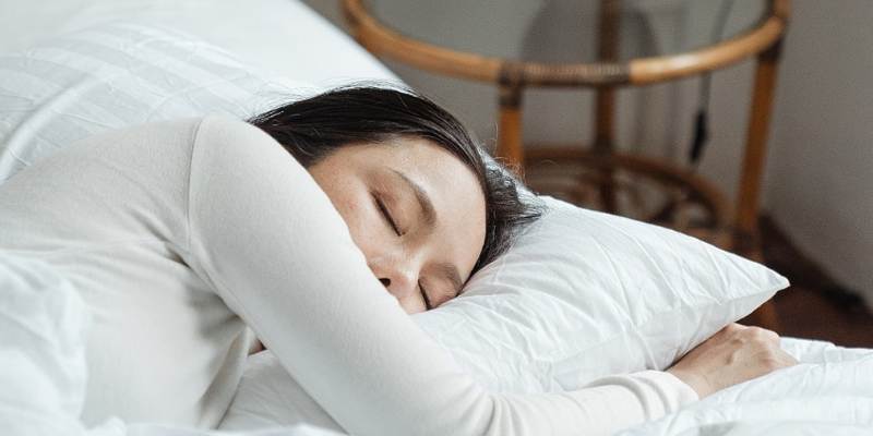 Giá xăm mí mắt thường dao động từ 3 - 6 triệu tùy dịch vụ