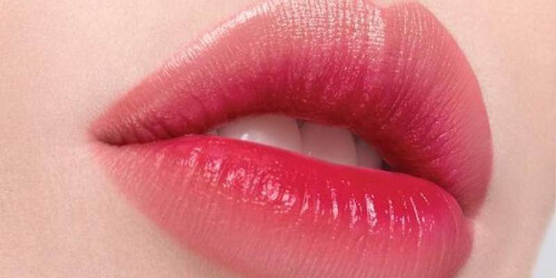 Phun môi tan viền đem lại hiệu quả tự nhiên, căng mọng