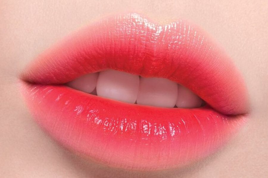 Sự cải thiện ấn tượng từ nền môi nhợt nhạt, thâm sạm sang bờ môi đỏ hồng căng mịn, tràn đầy sức sống