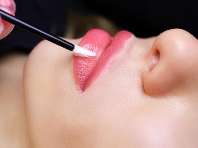 Bảng so sánh chi tiết cơ chế, ưu điểm và đối tượng phù hợp cho từng công nghệ phun môi