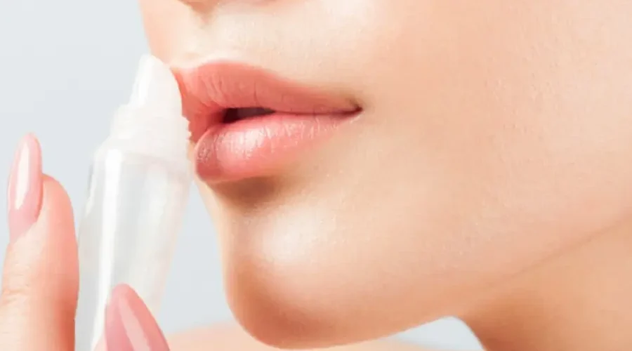 Nhận diện sớm tình trạng cháy tê môi và áp dụng phác đồ xử lý kịp thời giúp tái sinh nền da non, trả lại bờ môi mềm mại