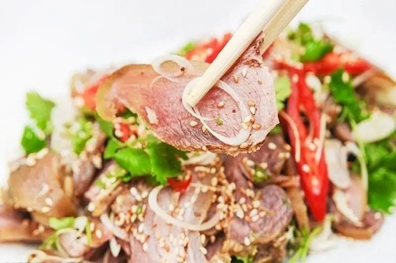 Giải đáp thắc mắc về việc ăn thịt dê sau khi xăm môi và những lưu ý quan trọng để môi lên màu chuẩn đẹp