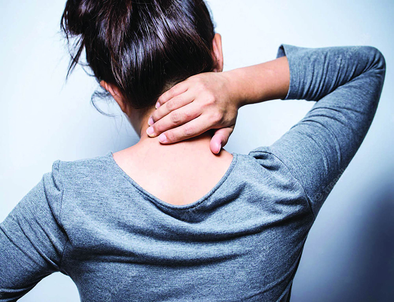 Ngồi ghế massage quá lâu khiến cơ thể đau nhức Ngồi ghế massage quá lâu khiến cơ thể đau nhức
