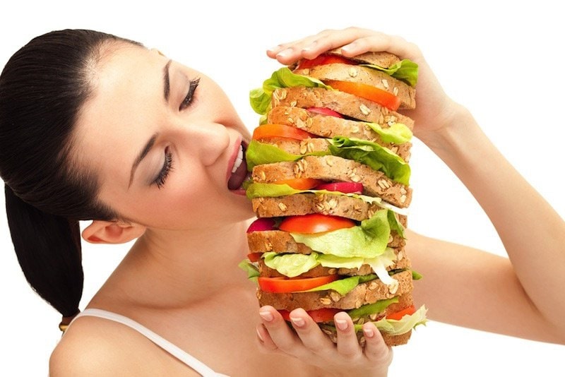 Ăn quá nhiều cũng có thể gia tăng nguy cơ bệnh tim mạch Ăn quá nhiều cũng có thể gia tăng nguy cơ bệnh tim mạch