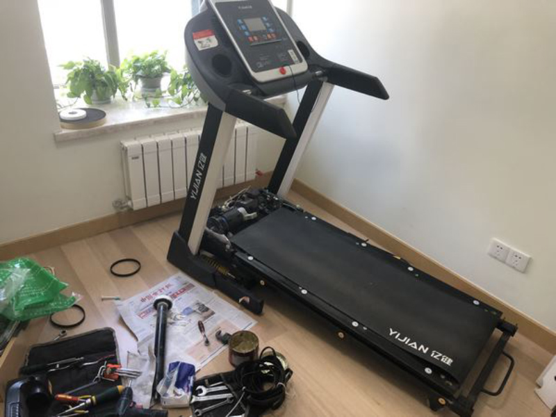 Hướng dẫn bạn cách tháo màn hình máy chạy bộ điện tại nhà Hướng dẫn bạn cách tháo màn hình máy chạy bộ điện tại nhà