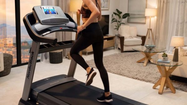 Vận động tại nhà có thể làm hạn chế rủi ro do giảm carbohydrate, tăng protein