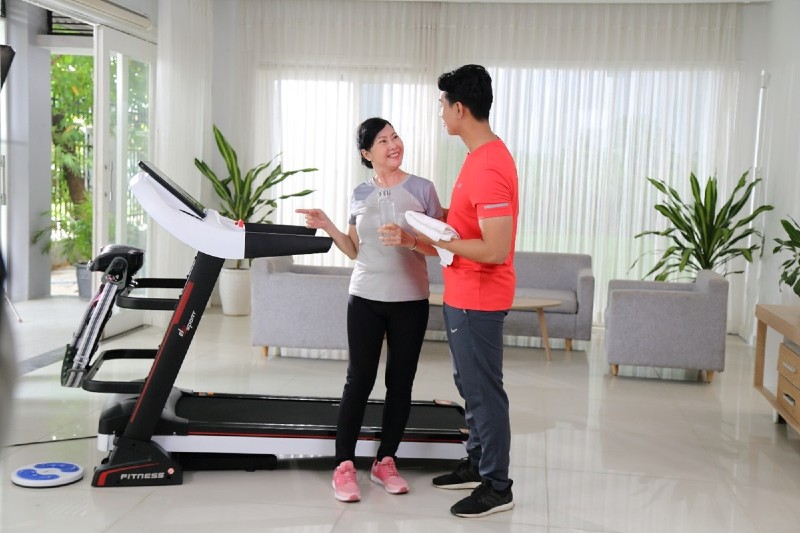 Nên đầu tư một chiếc máy tập chạy bộ “xịn” ngay từ đầu Nên đầu tư một chiếc máy tập chạy bộ “xịn” ngay từ đầu