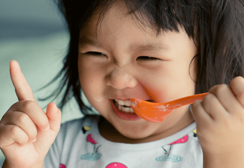 Trẻ em là đối tượng không nên uống trà sữa Trẻ em là đối tượng không nên uống trà sữa