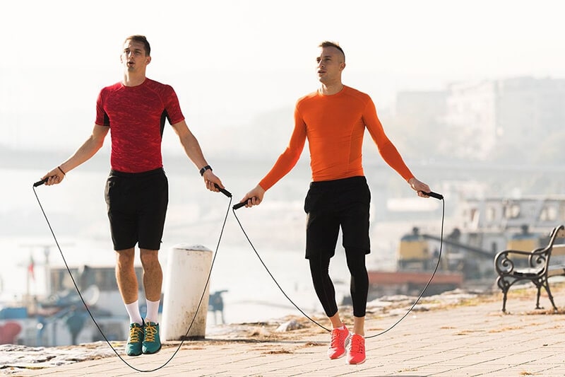 Nhảy dây cũng là cách tăng khả năng giữ thăng bằng của cơ thể Nhảy dây cũng là cách tăng khả năng giữ thăng bằng của cơ thể